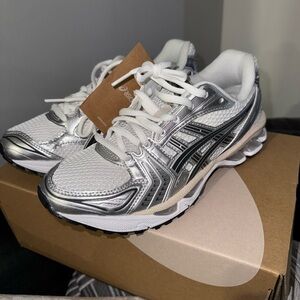 ASICS Kayano Gel 14 Women's Metallic Silver Athletic Shoes - BRAND NEW